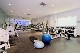 235 E 40th St, New York City, NY 10016 - Photo 11