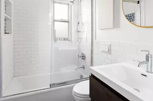 2 Grove St, New York City, NY 10014 - Photo 9