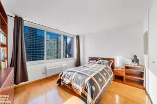 333 E 45th St, New York, NY 10017 - Photo 5