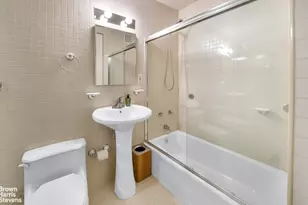 333 E 45th St, New York, NY 10017 - Photo 7