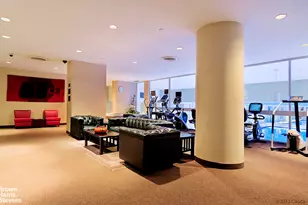 235 E 40th St, New York City, NY 10016 - Photo 11