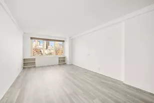 305 E 24th St, New York City, NY 10010 - Photo 1