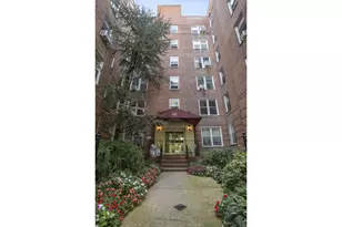 221 McDonald Ave, New York City, NY 11218 - Photo 9