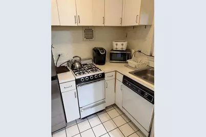 241-20 Northern Boulevard #4-A, New York City, NY 11362 - Photo 7