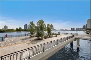 245 E 54th St, New York City, NY 10022 - Photo 25