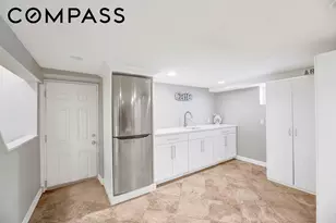 334 Beach 146th St, New York City, NY 11694 - Photo 17