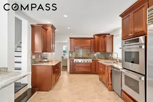334 Beach 146th St, New York City, NY 11694 - Photo 11