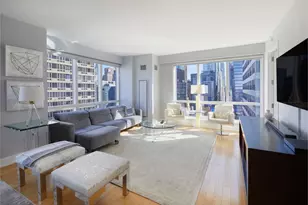 350 W 42nd St, New York City, NY 10036 - Photo 3