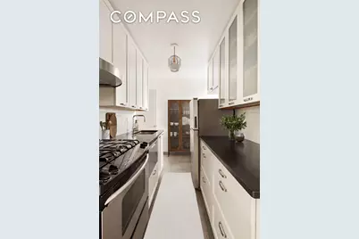 32 Gramercy Park S #5M, New York City, NY 10003 - Photo 3