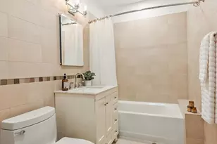 384 Maple St, Brooklyn, NY 11225 - Photo 9