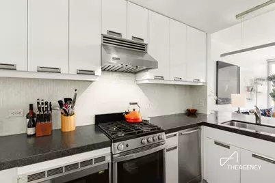 261 W 28th Street #5C, New York, NY 10001 - Photo 3