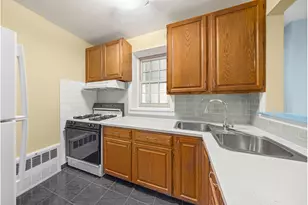 325 W 43rd St, New York City, NY 10036 - Photo 9