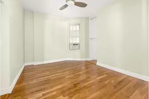 325 W 43rd St, New York City, NY 10036 - Photo 13