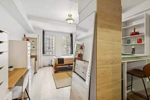 320 E 42nd St, New York, NY 10017 - Photo 1