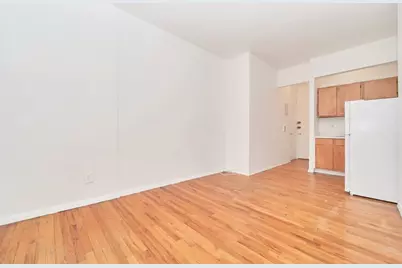 319 W 29th Street #2B, New York City, NY 10001 - Photo 3