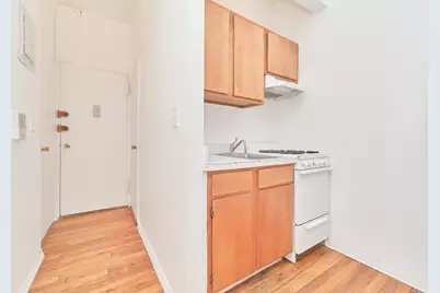 319 W 29th Street #2B, New York, NY 10001 - Photo 5