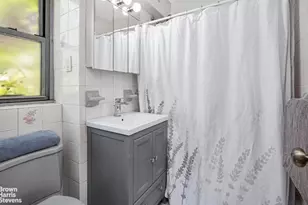 420 E 55th St, New York City, NY 10022 - Photo 13