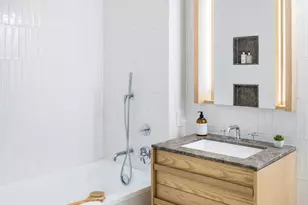 22-18 Jackson Ave, New York City, NY 11101 - Photo 5