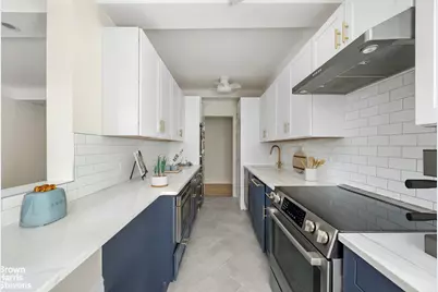 28 E 10th Street #10K, New York City, NY 10003 - Photo 5