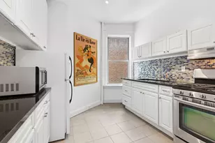 210 E 17th St, New York City, NY 10003 - Photo 5