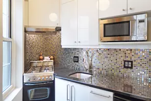 25 Minetta Ln, New York City, NY 10012 - Photo 5