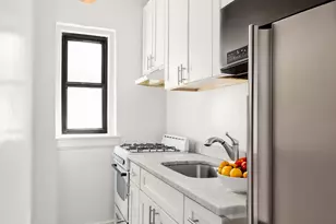 240 E 24th St, New York City, NY 10010 - Photo 3