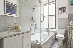 200 W 54th St, New York City, NY 10019 - Photo 3
