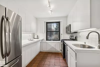 305 E 40th Street #4J, New York City, NY 10017 - Photo 5