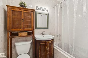 589 17th St, New York City, NY 11218 - Photo 11