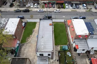 1021 E 213th Street, New York City, NY 10469 - Photo 3