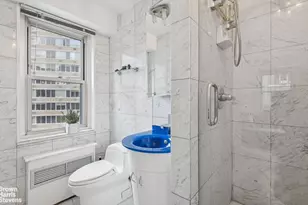 400 E 54th St, New York City, NY 10022 - Photo 19