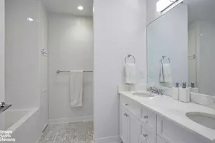 101 W 81st St, New York City, NY 10024 - Photo 25