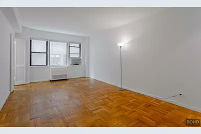 240 E 46th Street #4J, New York, NY 10017 - Photo 3