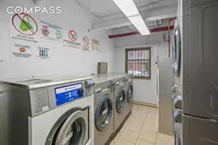 21-80 33rd Rd, New York City, NY 11106 - Photo 13