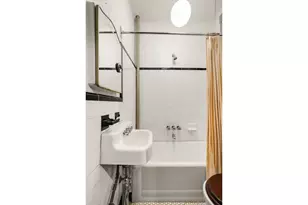 521 E 83rd St, New York City, NY 10028 - Photo 5