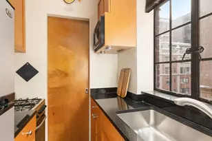 333 E 43rd St, New York City, NY 10017 - Photo 3