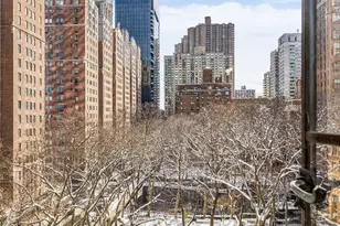 333 E 43rd St, New York City, NY 10017 - Photo 5