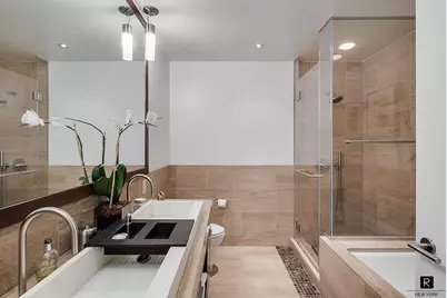 250 E 53rd Street #2903, New York City, NY 10022 - Photo 5