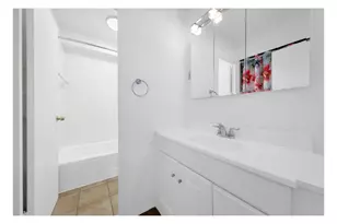 310 W 56th St, New York City, NY 10019 - Photo 5