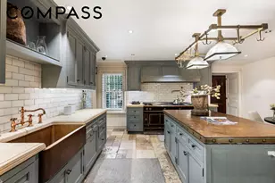 21 Beekman Pl, New York City, NY 10022 - Photo 9