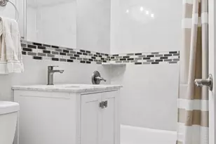 215 Adams St, New York City, NY 11201 - Photo 3