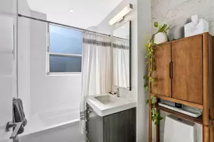 416 W 52nd St, New York City, NY 10019 - Photo 13