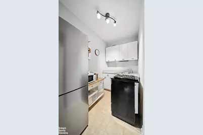 134 W 71st Street #10, New York City, NY 10023 - Photo 3