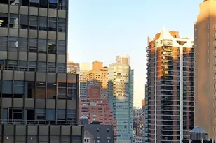 212 E 47th St, New York City, NY 10017 - Photo 7