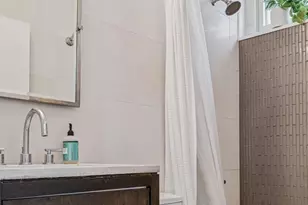 212 E 47th St, New York City, NY 10017 - Photo 5