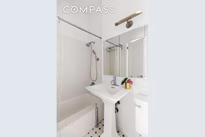 133 W 75th Street #PARLOUR A, New York, NY 10023 - Photo 9