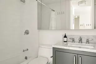 200 E 94th St, New York City, NY 10128 - Photo 9