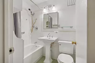 320 E 35th St, New York, NY 10016 - Photo 5