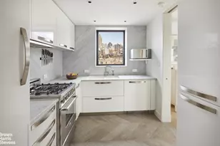 190 E 72nd St, New York City, NY 10021 - Photo 5