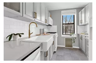 599 E 7th St, New York City, NY 11218 - Photo 3